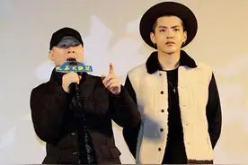 出身名门，10年赚30亿，加拿大人吴亦凡成长始末图片