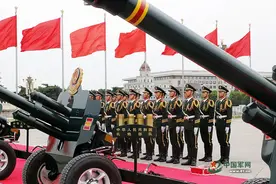 国家级“单膝跪地”刷屏！关于他们你知道多少？图片