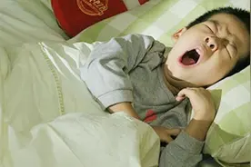 奶奶带娃身高猛增，宝妈带娃反而滞后，孩子午睡方式不同影响长高图片