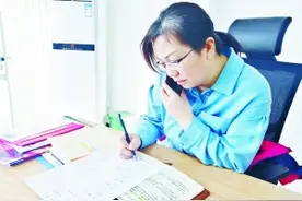 刘春艳“四两”之力挑起社区“千斤”担图片