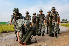 震撼！直击单兵火箭筒实弹射击现场图片