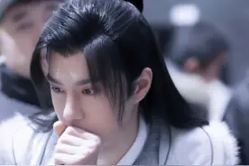 王一博古装壁纸，侠骨不失柔情图片