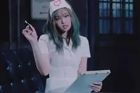 继Jennie护士服后，女团职业装也被韩网友批评，是对上班族不尊重图片
