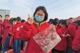 奖励12000斤猪肉给学霸惹争议，“努力就有肉吃”不对吗？图片