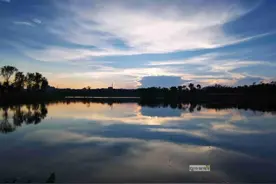 夕阳黄昏，遇见如梦似幻的自贡宜昆河图片