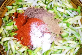 四川榨菜详细做法，30年老配方告诉你，麻辣爽脆，放一年不会坏图片