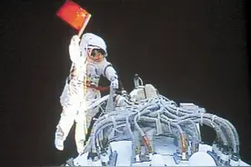 可上九天揽月可下五洋捉鳖——读毛主席《水调歌头·重上井冈山》图片