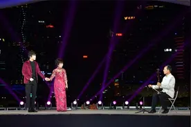 倪惠英一家三口齐登台，观众“听醉了”耳朵图片