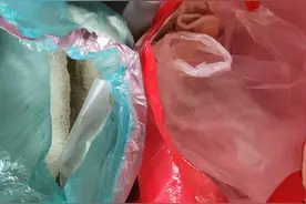 四十岁单亲妈妈，欠债二百多万，我这么做对吗图片