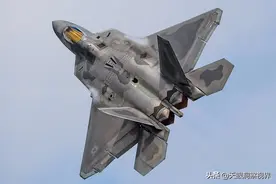 二代歼8若是在战场上遇到四代F22，谁更有胜算？图片