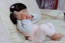 小孩子到底能有多“心机”？宝妈：我的女儿让我感到害怕图片