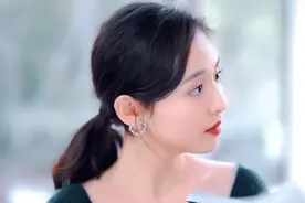 出场十分钟狂圈粉，她要是有事业心，早就红了图片