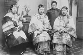 中国古代畸形的审美“缠足”，用女人的残疾悲痛，只为了取悦男人图片