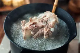 无论炖什么肉，千万不能直接焯水！少了这一步，难怪又老又腥图片