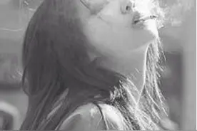 你们所抽的每一口烟，都是射向敌人的子弹？图片