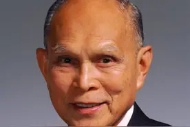 香港唯一一个不带保镖出门的富豪：霍英东图片