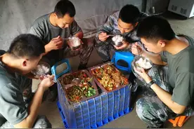 中美日韩军队伙食都咋样？韩军最差，但对精神食粮很满意图片