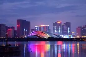 合肥各区县GDP一览：庐阳区1104亿，长丰县659亿图片