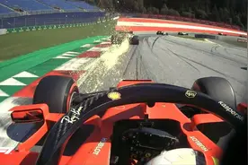 F1奥地利大奖赛混乱场面之莱科宁：我的轮胎呢？图片