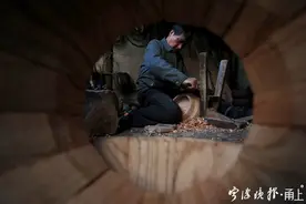 宁波东钱湖畔箍桶匠：这门手艺，他打磨了半个世纪图片