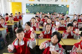 中国企业扶贫故事 | 蒙牛赠奶“特殊学生”已长成花季少女、翩翩少年图片