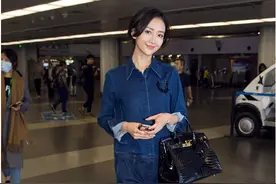 王鸥的好身材真不是盖的，牛仔连体服都能穿出高级感图片