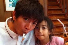 木村拓哉女儿晒儿时合影：“有这样的老爸，我很难找到老公”图片