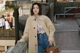 今秋这样穿风衣，“不配裙子”一样气质高级，八成小个子都爱了图片