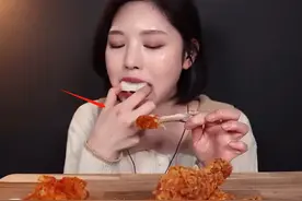 吃播网红圈暗藏太多危机：为博眼球硬吃，发福猝死，催吐伤疤明显图片