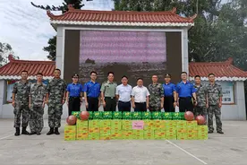 李明泉副局长走访一线部队，组织“八一”节日慰问图片