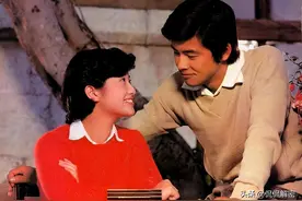 山口百惠各时期照片欣赏，从小美到老，图17与三浦友和的结婚照图片