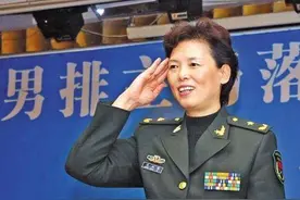 老女排的“拼命三郎″陈招娣，是真将军。图片