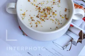 入秋后，牛奶豆浆靠边站，来碗花生酪，温顺滋润，秋天喝特别养人图片