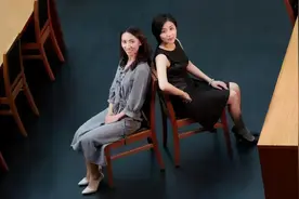 中国最牛闺蜜：一个坚持不婚成清华教授，一个生3娃帮首富花钱图片