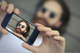 撒谎的几个标志性动作，你知道吗图片