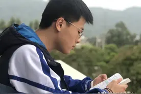 福清高中组抗疫一等奖作文《亮哨》——致敬这样的人图片