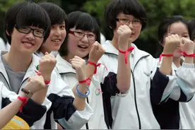 高中三年的每个阶段，应该考多少分？班主任给出“参考标准”图片