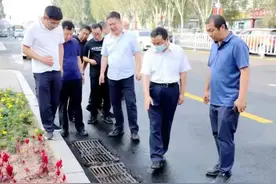 玉泉区开启“扫街”模式，督导检查城市精细化管理工作图片