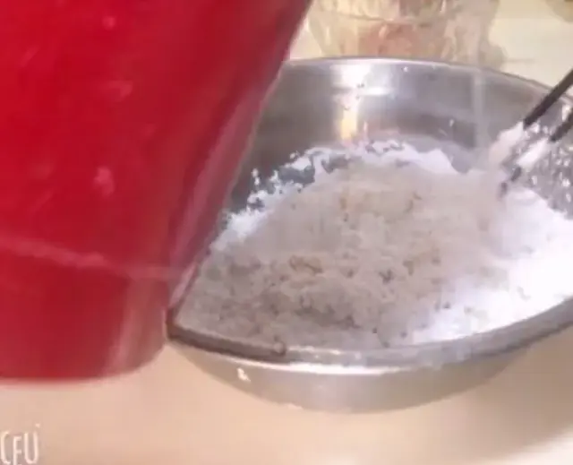 潮州粉粿，粿皮晶莹透亮，馅料咸香，软糯嫰滑，好吃不腻