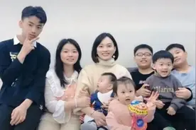 13年连生7娃，超级宝妈火了，只为不浪费丈夫优良基因图片