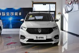 最实惠的价格解决6座需求，便宜够用的MPV，带你看宝骏360图片