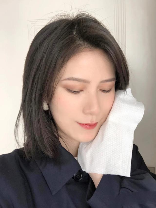 皂基和氨基酸洗面奶有何不同？大多数人不知道，怪不得长痘还过敏