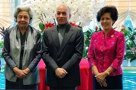 情敌生女，莫尼列王后很伤心，但最终她和情敌的女儿成为亲密母女图片