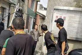 孙红雷最新剧照曝出，板正寸头身材暴瘦，网友：怎么看都像演坏人图片