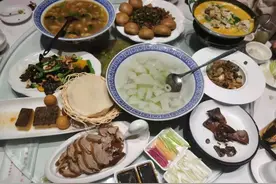 6个人元旦小聚，点10道菜，菜汤小吃都有，花420元看值吗？图片