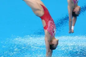 跳水“压水花”的原理是什么？图片