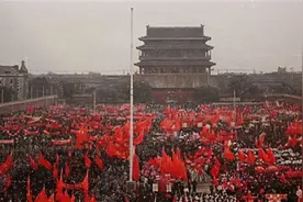 1953年主席专邀救命恩人陈添裕，见到人后：你不是背过我的陈添裕图片