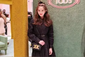 刘诗诗“小公主”造型太开挂！大胆装嫩太少见，穿纱裙戴蝴蝶发卡图片