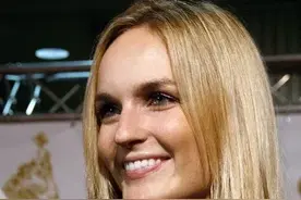 奥地利选美大赛冠军长啥样？有人说美若天仙，有人却说丑到爆图片