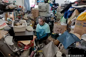 日本啃老族真实生活，不工作不社交，吃喝靠爸妈，宅家长达38年图片